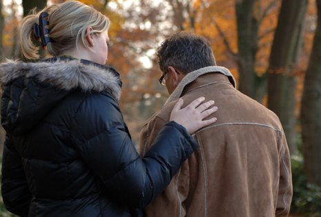 Je ziet 2 personen in gesprek