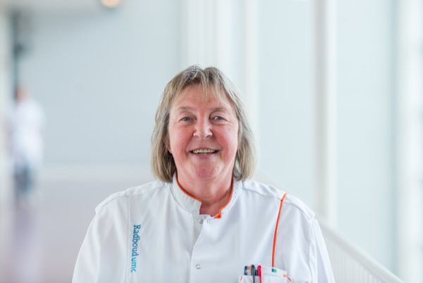 Je ziet Jacqueline Knoll